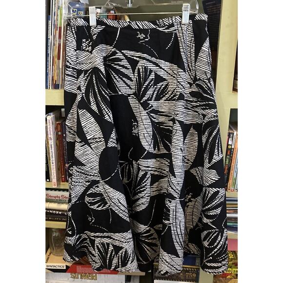 CHICO'S Midi Skirt LINED Sz 1 Full Black Palm Leaf Boho S/M (8/10) Broomstick - Picture 1 of 5